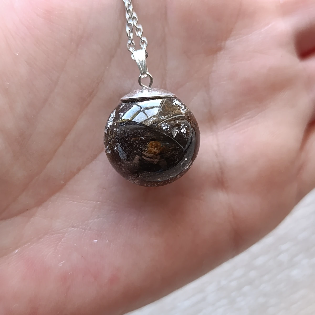 Collier sphère souvenir : bijou souvenir – Image 4